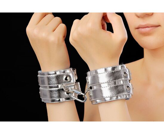 Серебристые наручники с коротким ремешком и никелированной фурнитурой, фото 